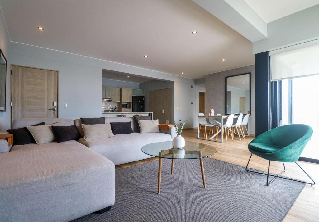 Χώρος καθιστικού στο Beautiful 2BR with Terrace in Miraflores