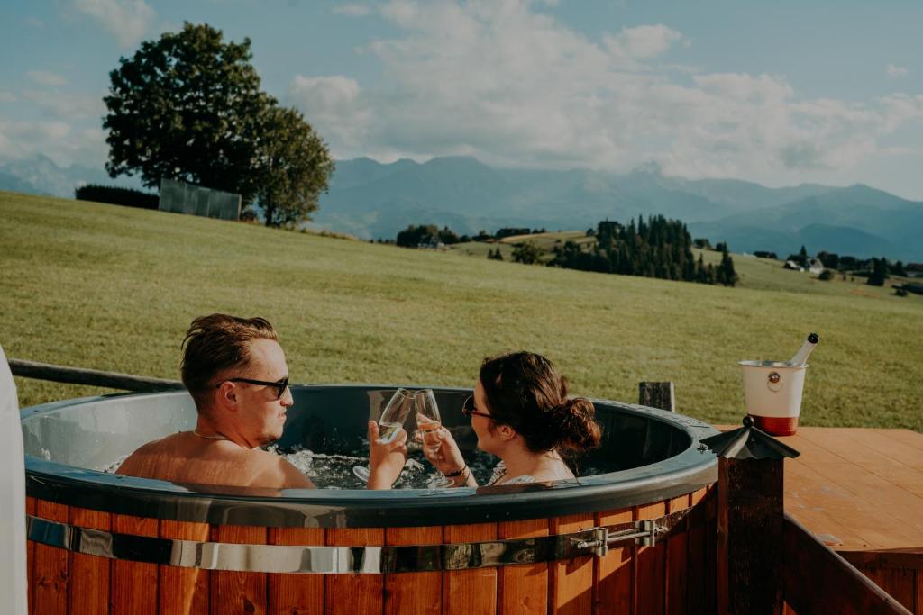 Nespecifikovaný výhled na hory nebo výhled na hory při pohledu z luxury tent