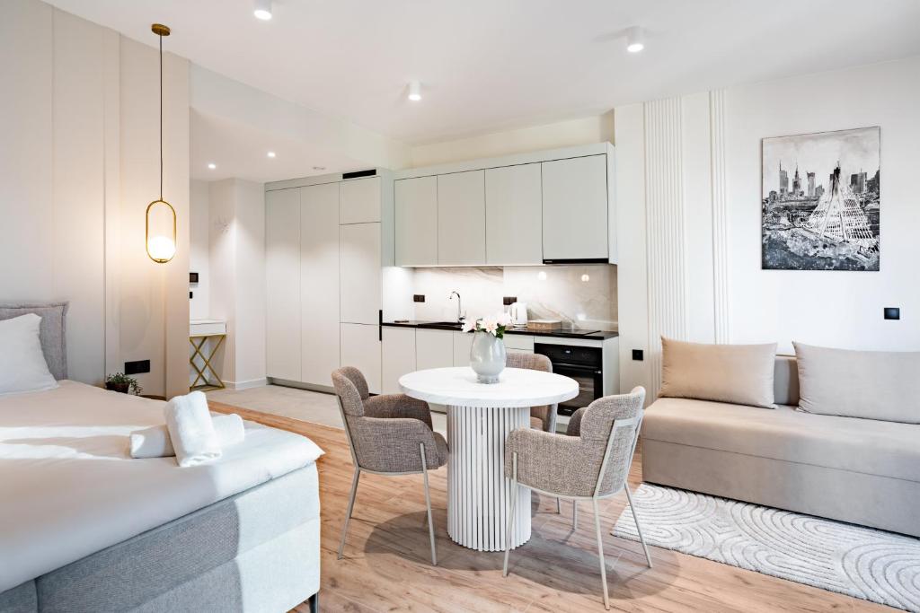 Towarowa Towers Warsaw - 18