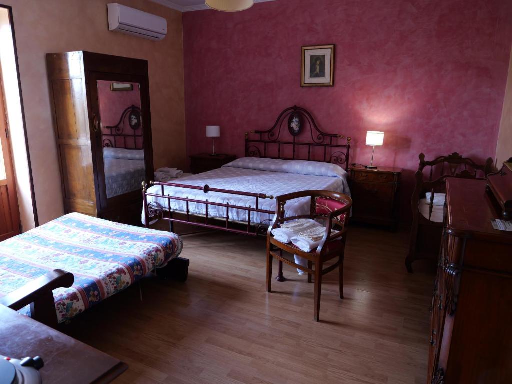 B&B Santa Vittoria - Habitación Cuádruple Con Baño Privado
