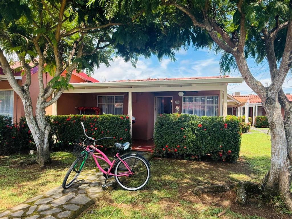 Photo de la galerie de l'établissement Paradise stay beach walk and dinning, à Jacó