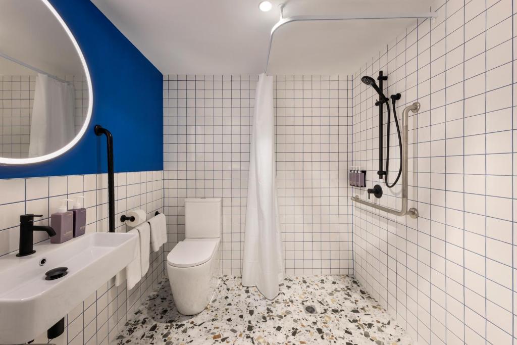 TRIBE Auckland - Resim 20