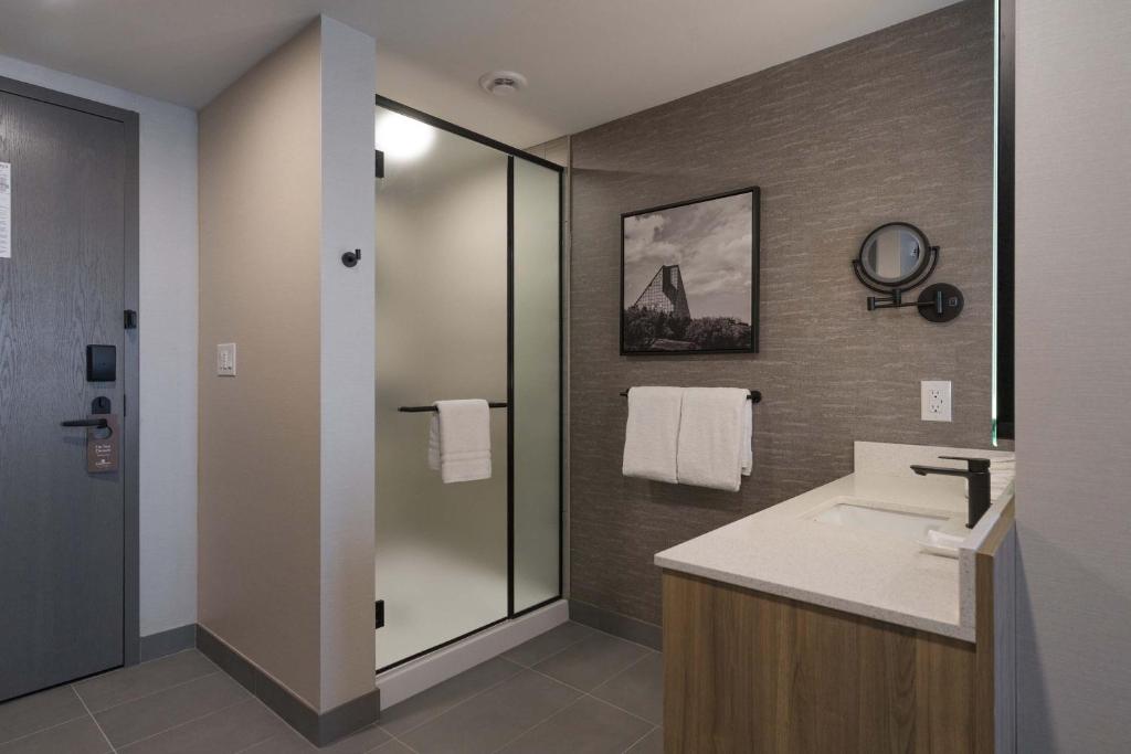 Sandman Signature Winnipeg Airport Hotel & Suites - Resim 31