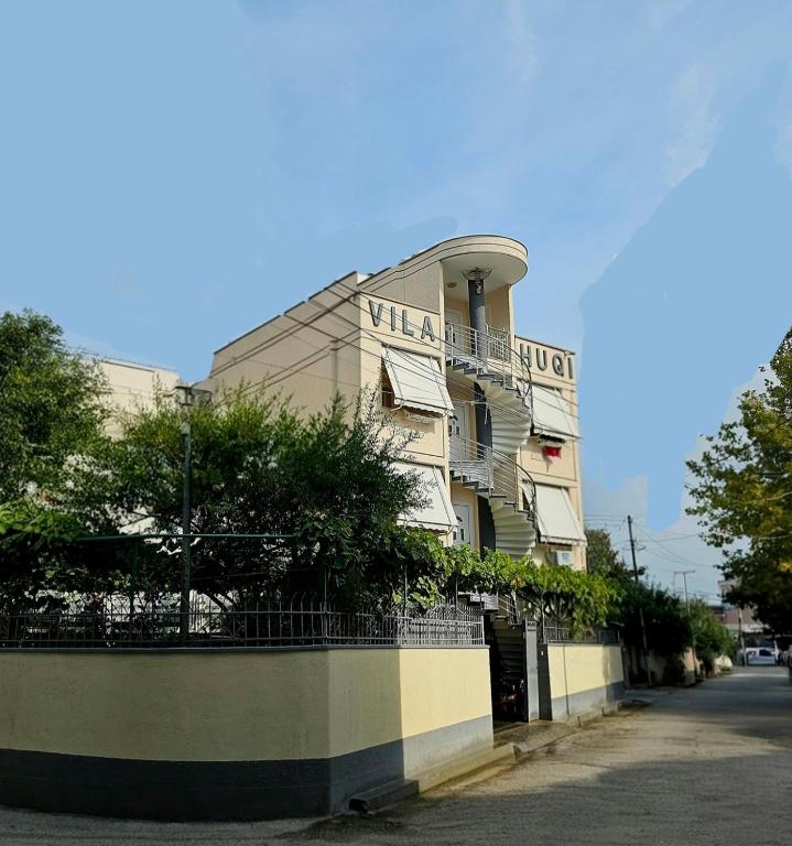Vila huqi