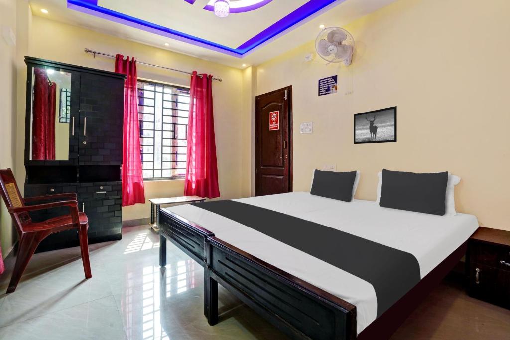 Imagen de la galería de Hotel 83052 O Souparnika Residency, en Pathanāmthitta