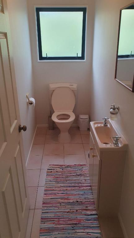 Rooms in an Epsom House - Resim 13