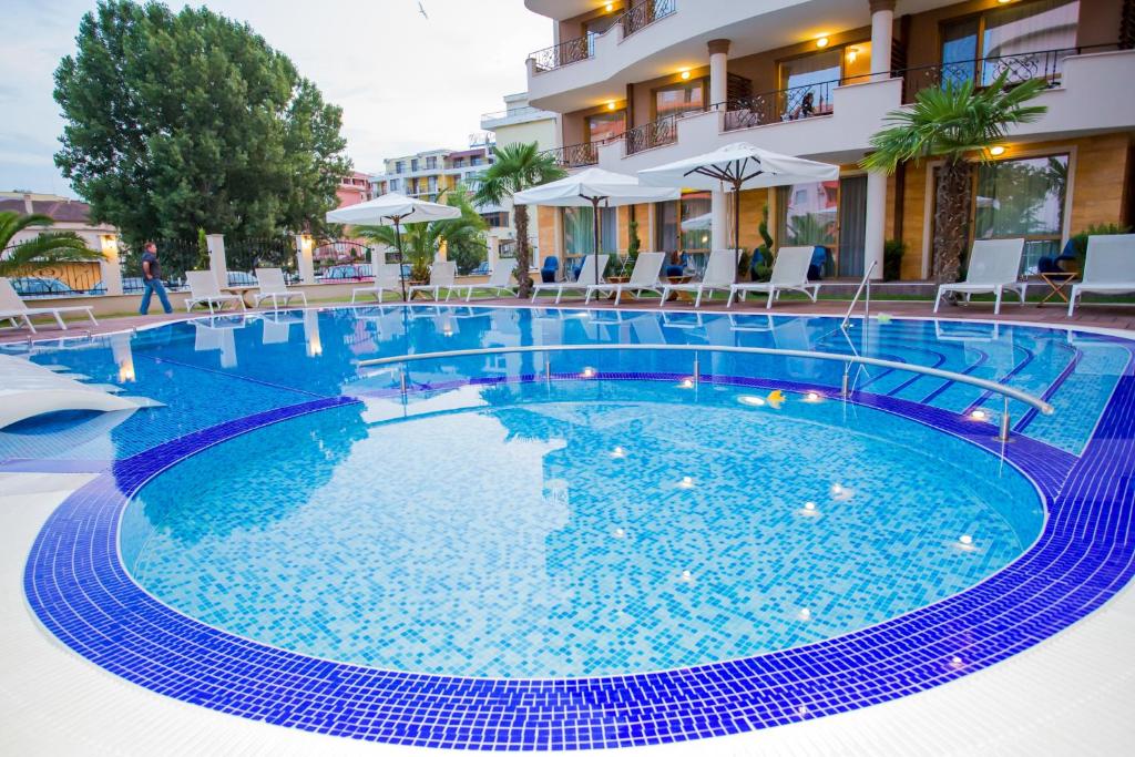 Bazén v ubytování Boutique Apart Hotel Versis nebo v jeho okolí