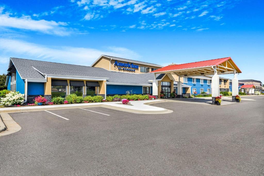 AmericInn by Wyndham Virginia - Housity