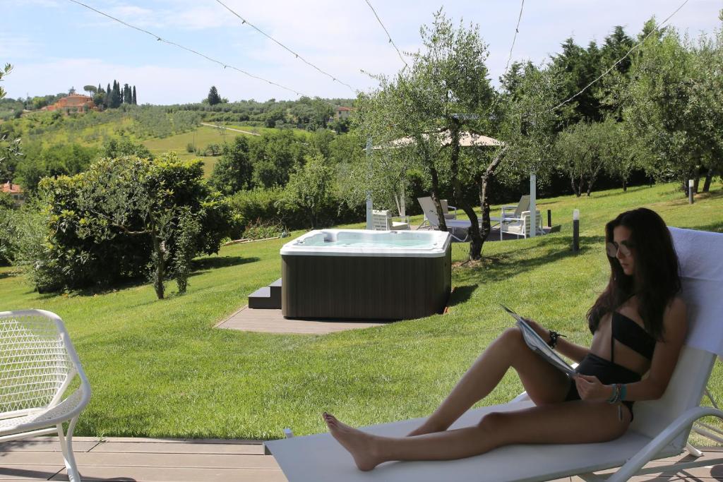 Bazén v ubytování Poggio Baronti B&B nebo v jeho okolí