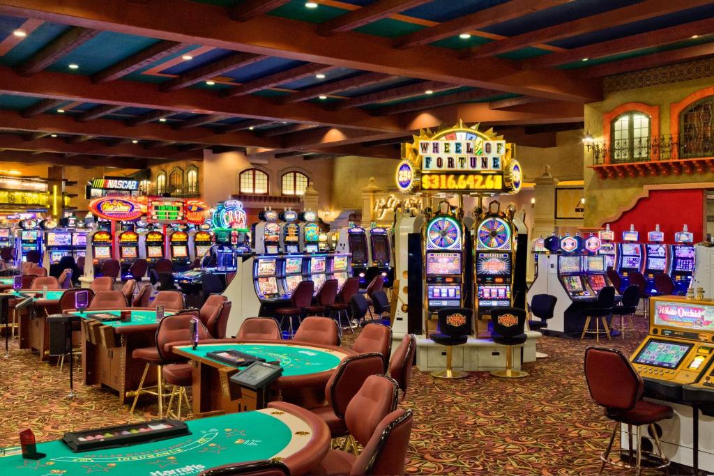 Harrah'S Laughlin Beach Resort & Casino, Laughlin – Updated 2023 Prices