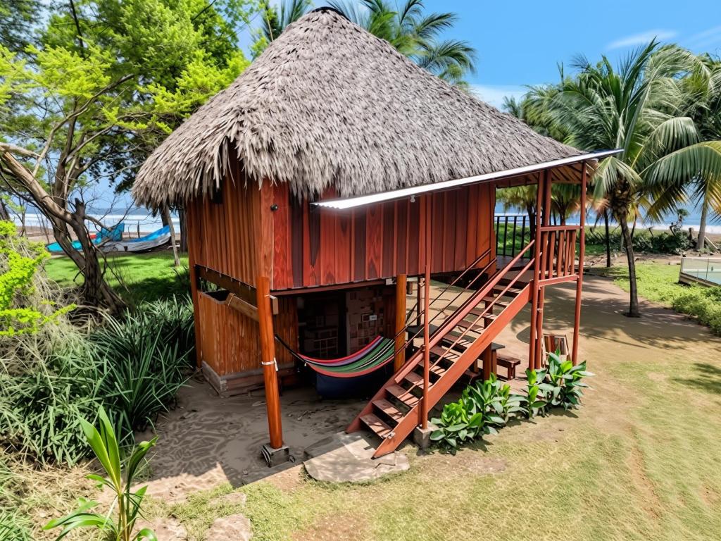 Taman di luar Rancho Esperanza