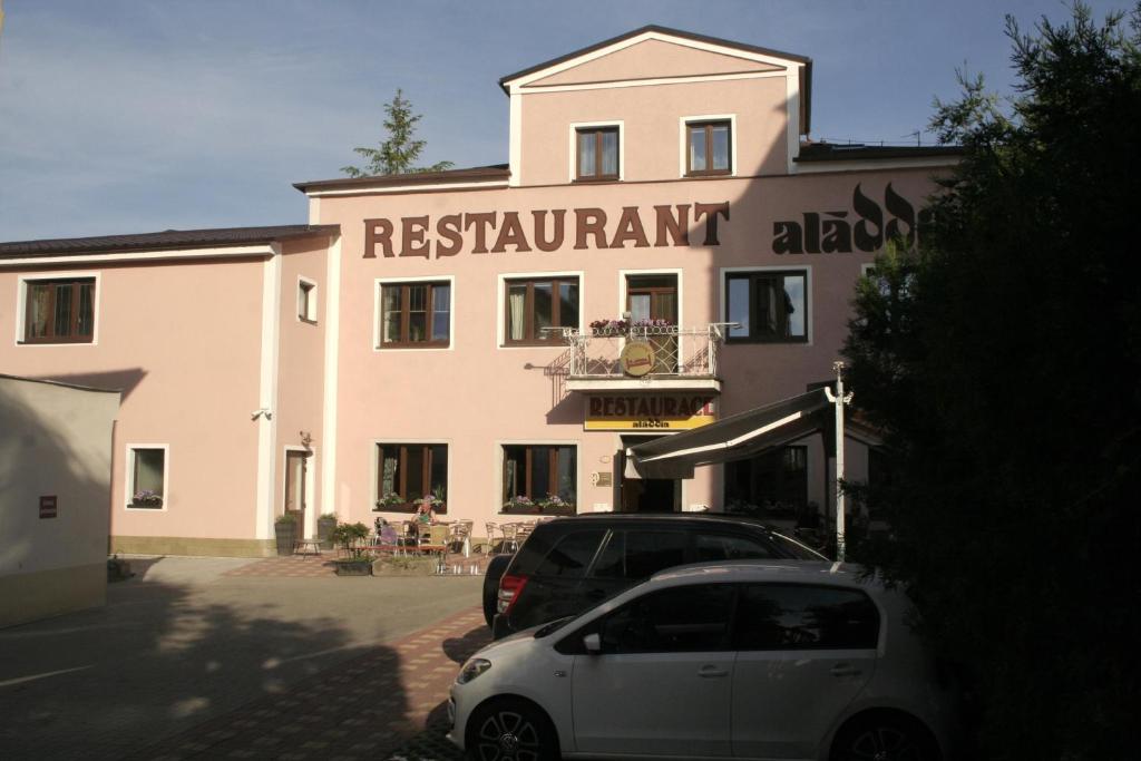 Budynek, w którym mieści się pensjonat