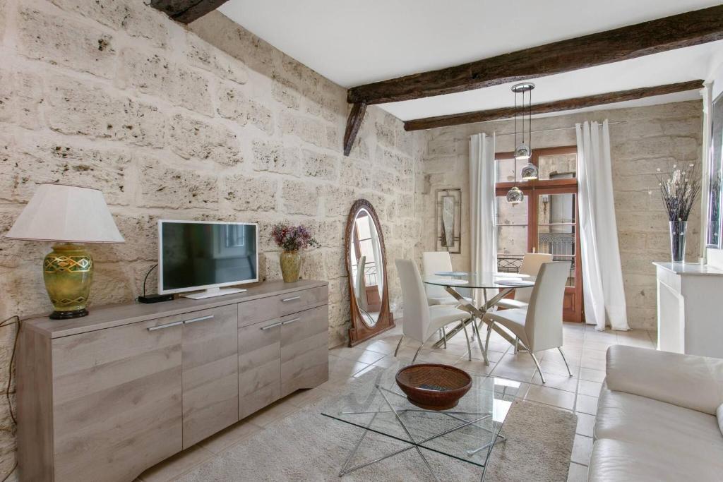 Gallery image of Serinity - 17th century, designer apartment in Pézenas