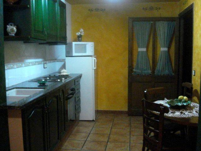 Allotjaments Rurals Can Pere Petit - Apartamento De Dos Dormitorios