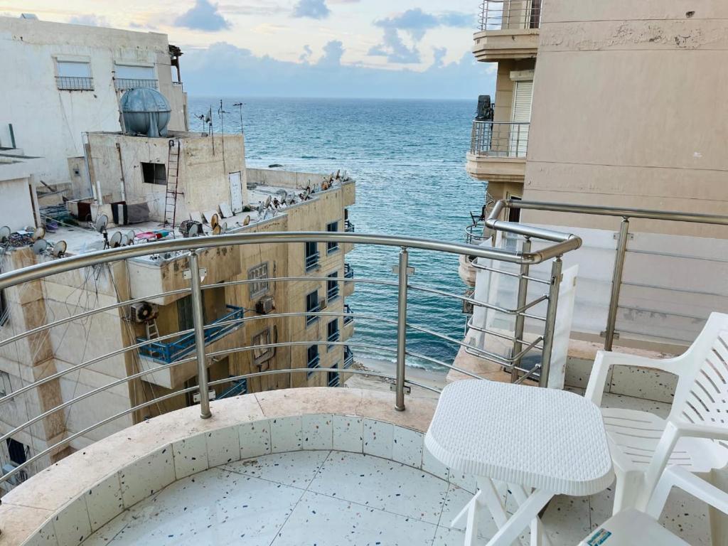 Γενική θέα στη θάλασσα ή θέα στη θάλασσα από  αυτό το διαμέρισμα