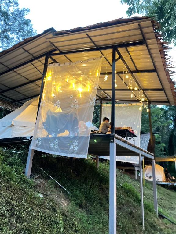 Amornkeeree Khao Sok Camping - 10