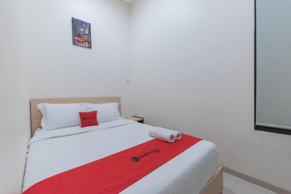 RedDoorz near CSB Mall Cirebon - غرفة قياسية مزدوجة