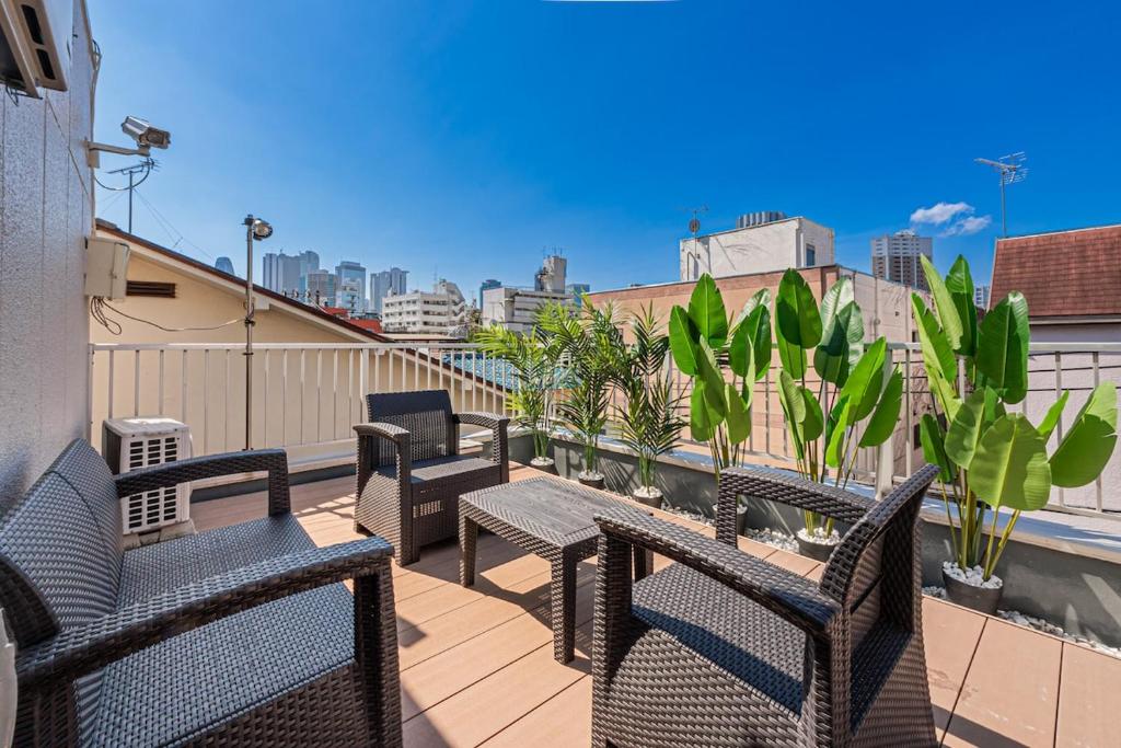 120sqm 5LDK 3-Stories House 3BT JR Shin-Okubo 5min
