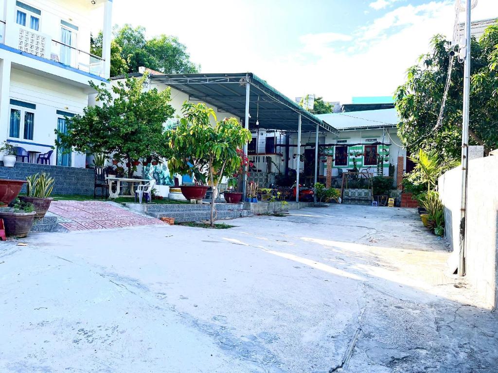 Vườn quanh Minh Khoi Guest House