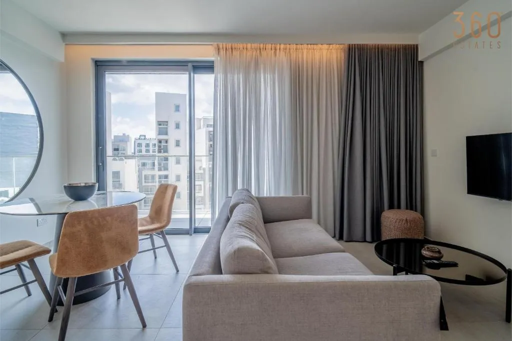 Beautiful Mercury Suite with Pool Access by 360 Estates