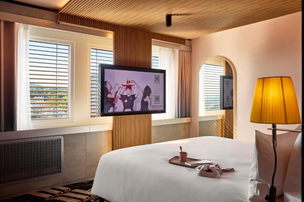 Mama Shelter Zurich - Resim 13