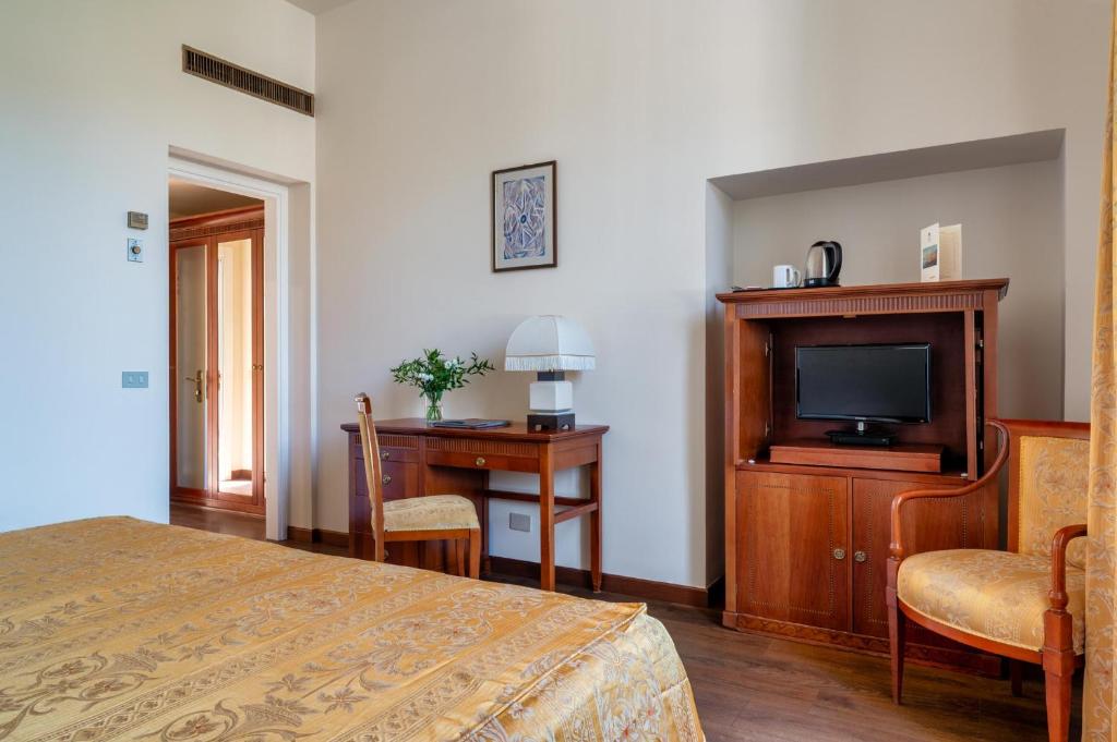 Excelsior Palace Hotel - 15