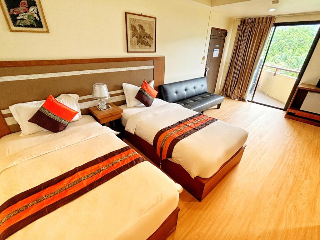 
Standard Twin Room with Sofa
