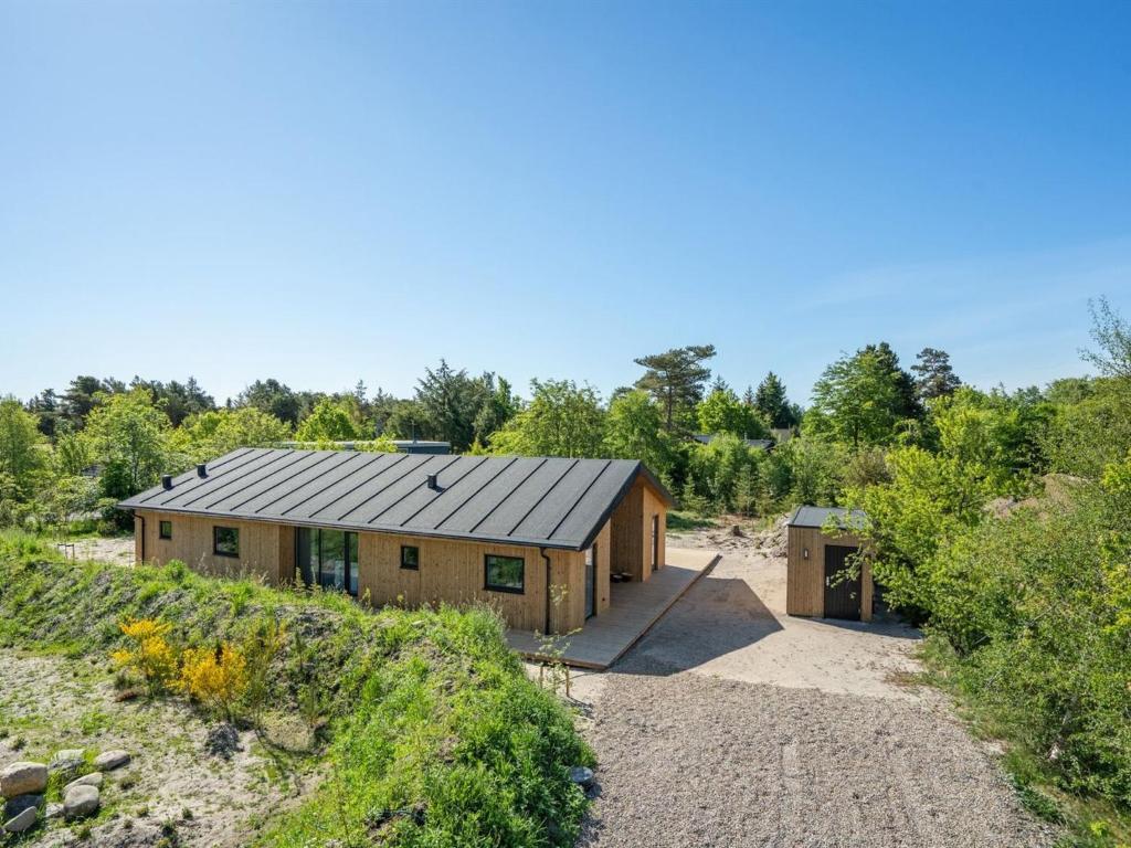 Hoone, kus puhkemaja asub