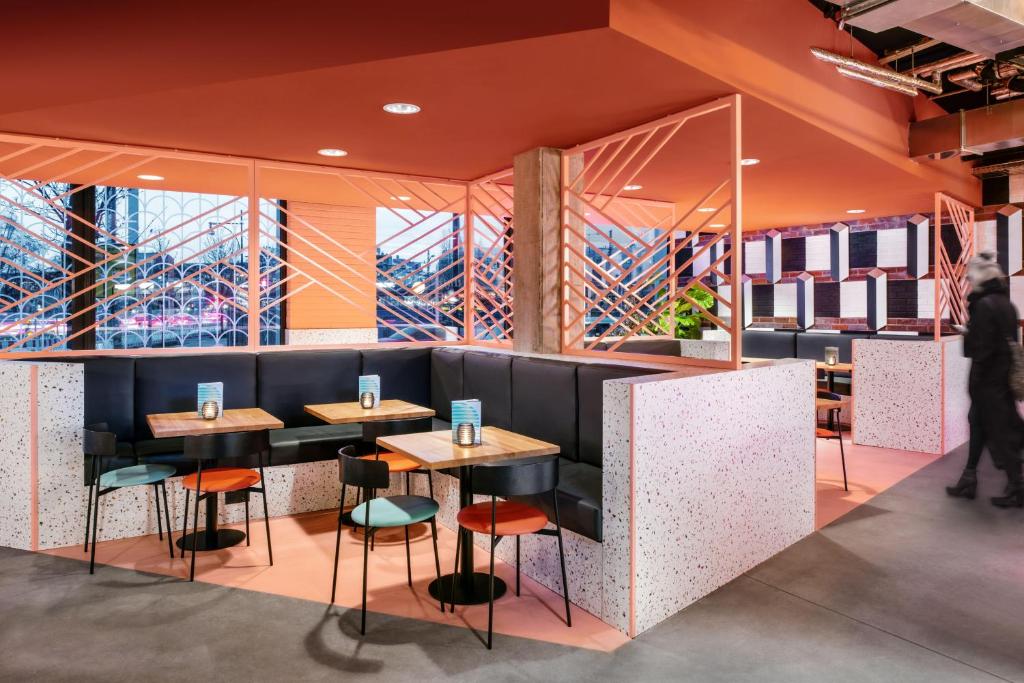 The Social Hub Berlin Alexanderplatz - Resim 4