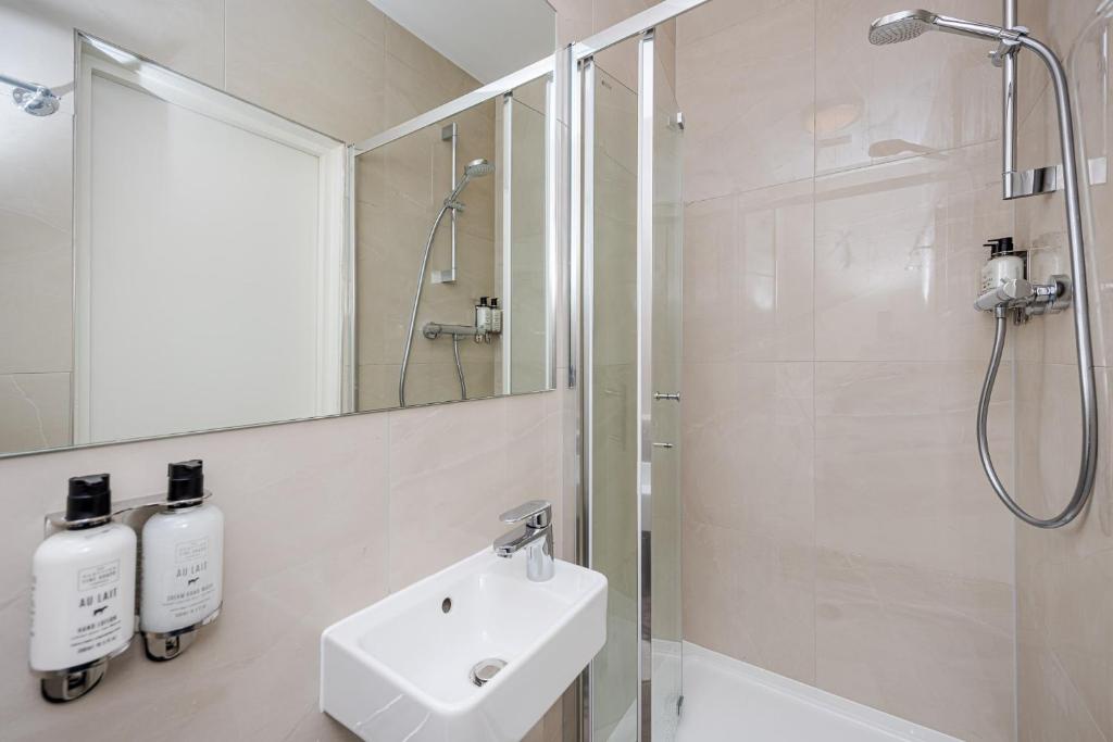 The Norfolk - Resim 12