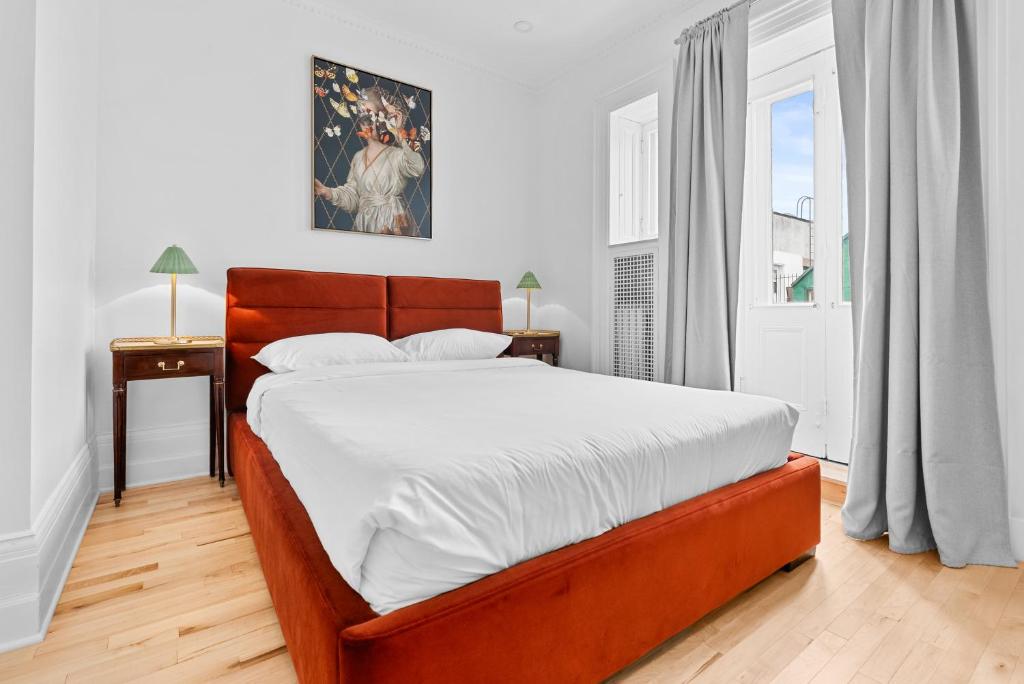 
Queen Room with Balcony
