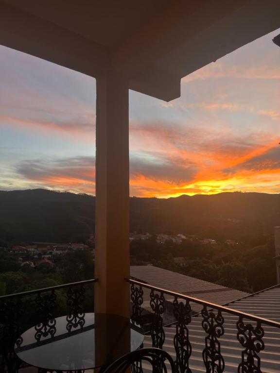 Solopgangen eller solnedgangen set fra pensionatet