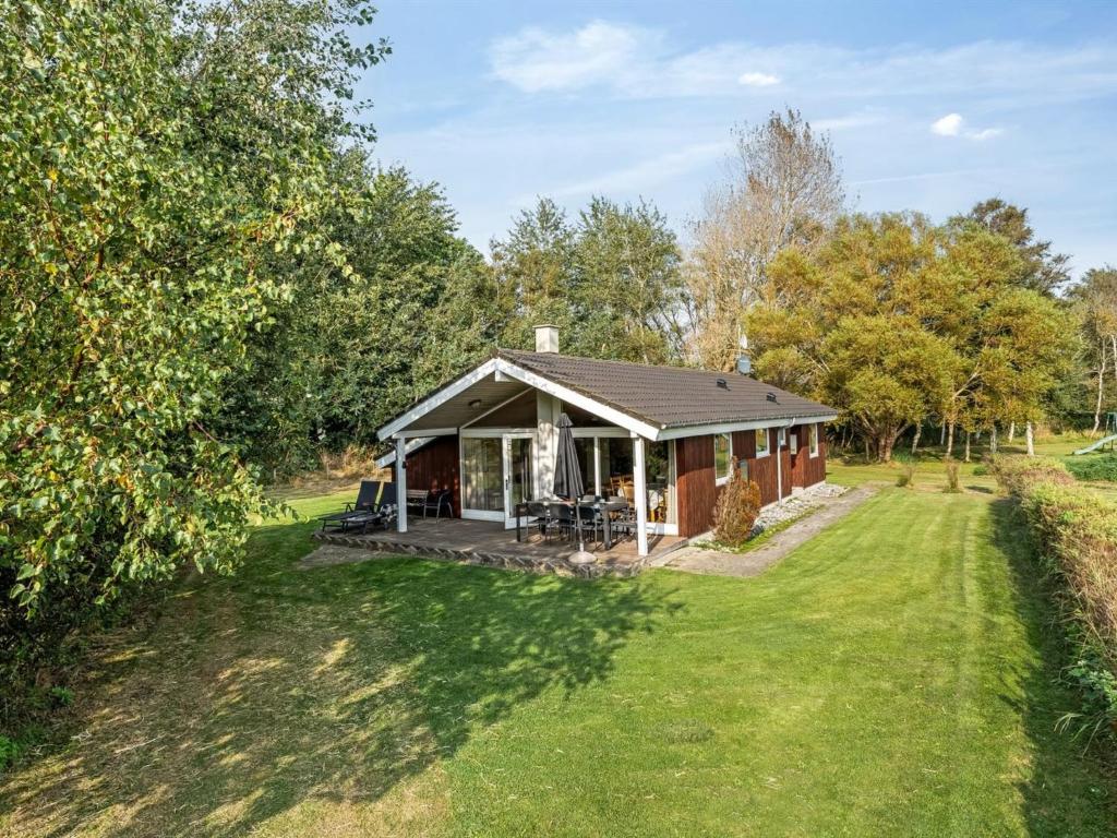 Κήπος έξω από το Holiday Home Thala - 35m from the sea by Interhome