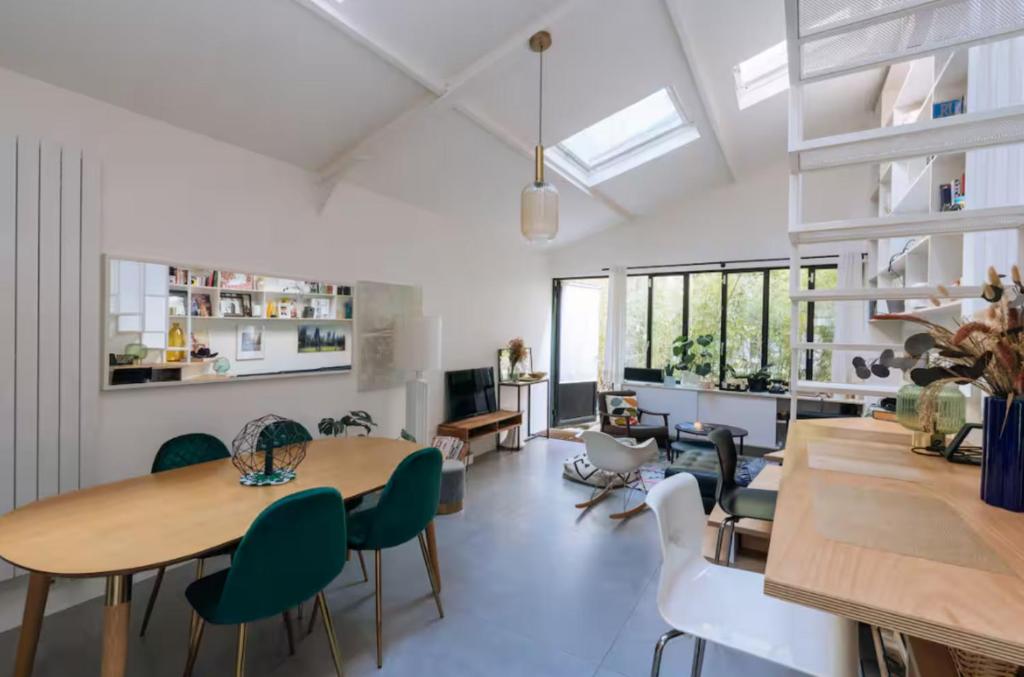 Stylish 1BD Loft Canal Saint-Martin!