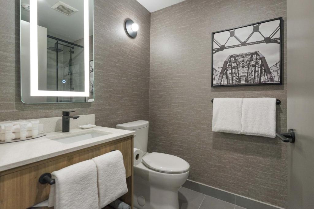 Sandman Signature Winnipeg Airport Hotel & Suites - Resim 39