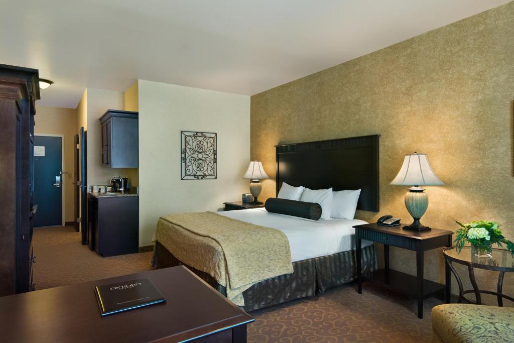 Oxford Suites Boise - 