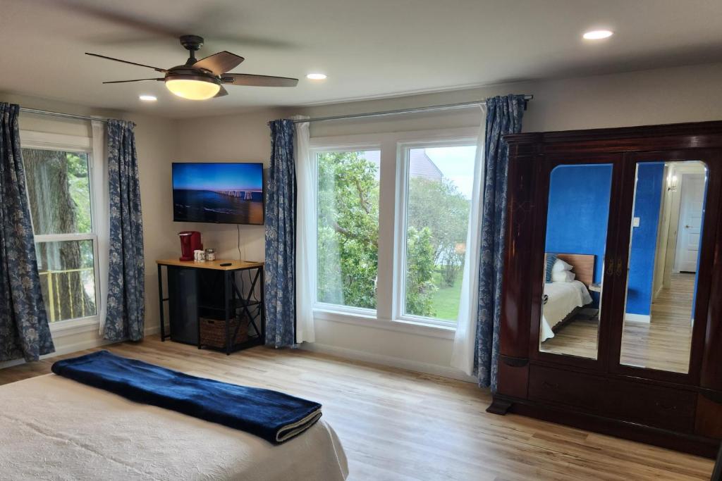 The Lakehouse on Clear Lake - Suite With Lake View