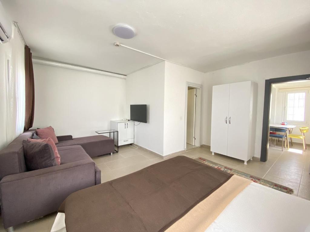 Μια τηλεόραση ή/και κέντρο ψυχαγωγίας στο Stylish Peaceful Gem in Bodrum Center