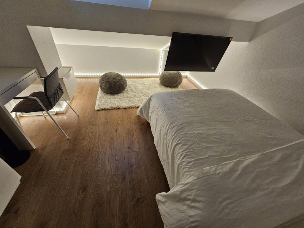 Cosy private room in Lausanne center - Resim 16