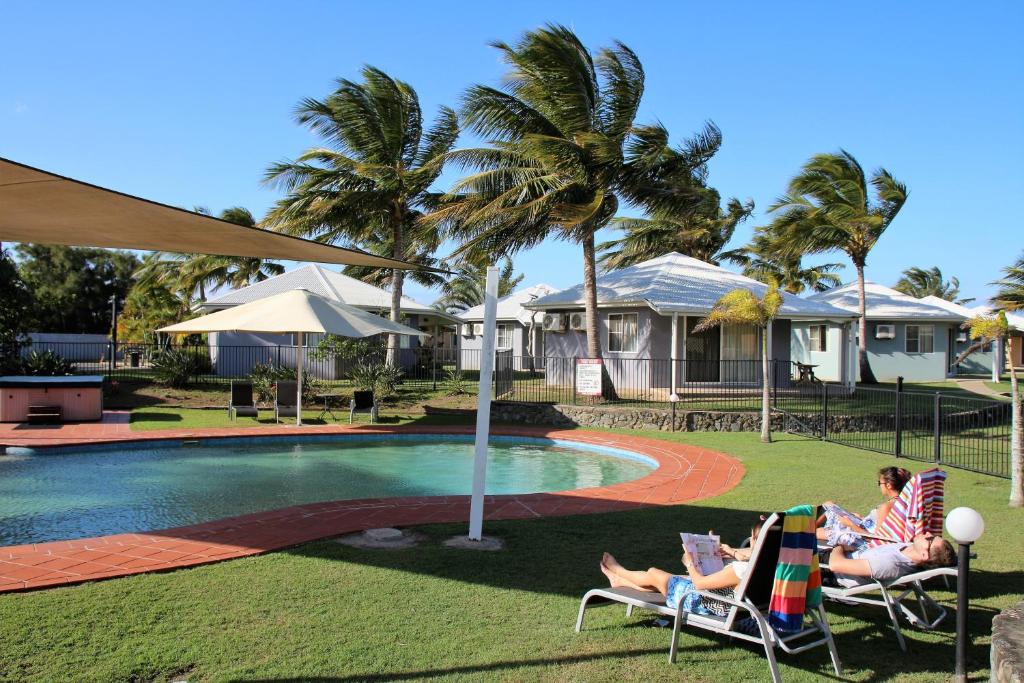 The swimming pool at or close to Illawong Beach Resort