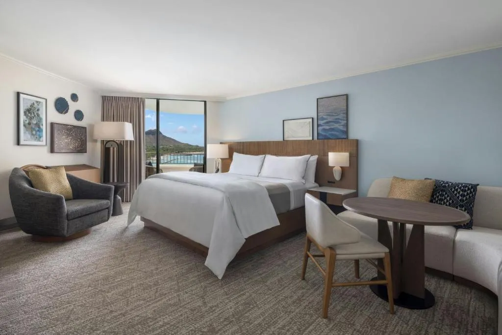 Newly Renovated Tower Premier Ocean View, Larger Guest room, 1 King