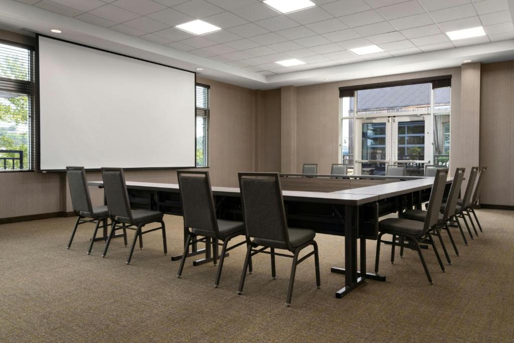 SpringHill Suites by Marriott Downtown Chattanooga/Cameron Harbor photo
