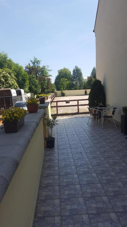 Balkón nebo terasa v ubytování Farm Stay NH Stables