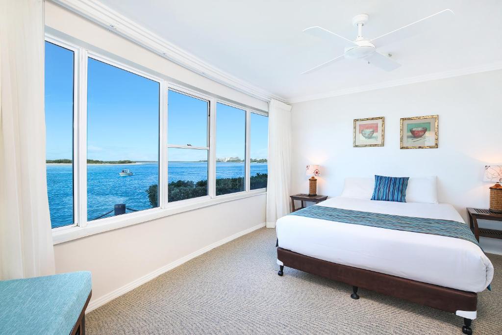 Postel nebo postele na pokoji v ubytování Watermark Resort Caloundra