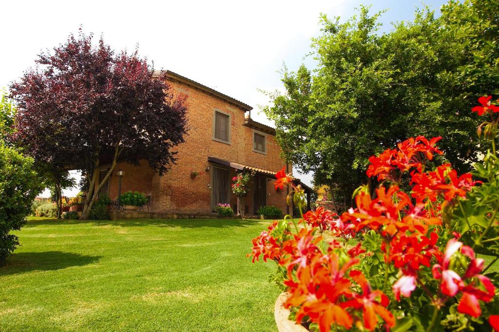 A garden outside Agriturismo San Francesco
