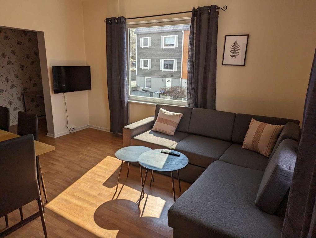 Μια τηλεόραση ή/και κέντρο ψυχαγωγίας στο Railside track apartment