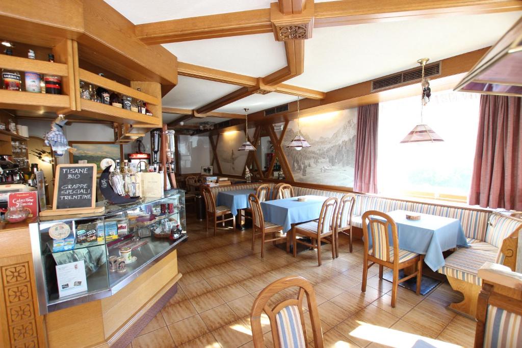 Restaurace v ubytování Hotel Rosalpina