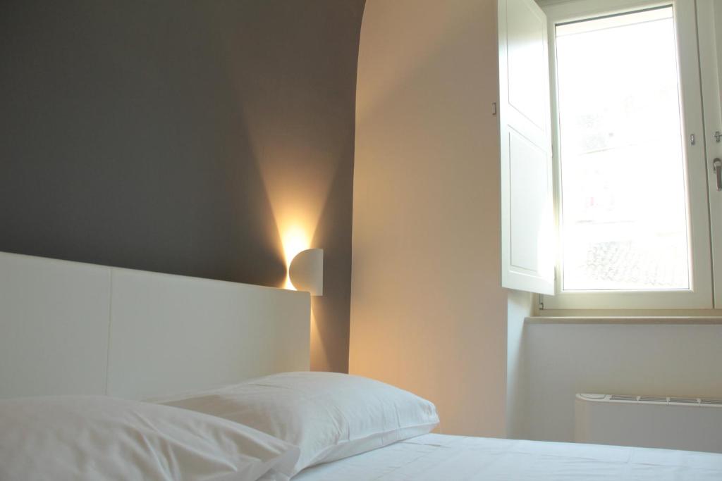 Lamia Room Rentals - 6