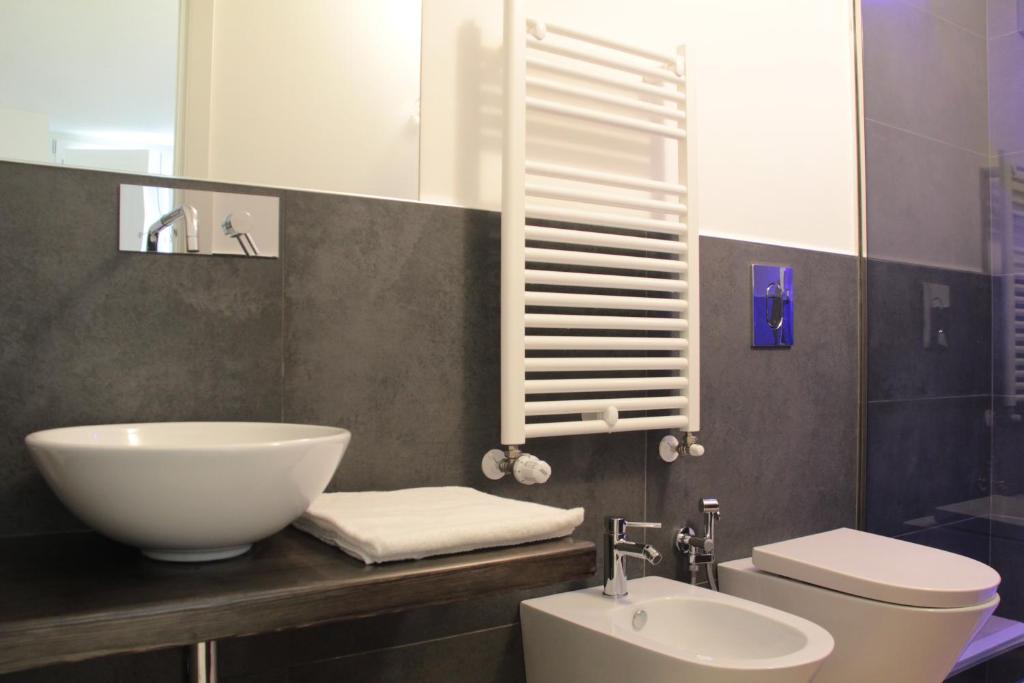 Lamia Room Rentals - 10