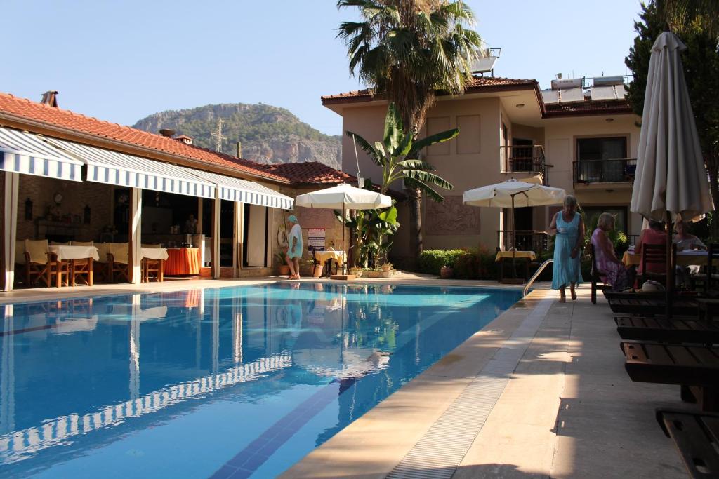 Bazén v ubytování Nirvana Hotel nebo v jeho okolí